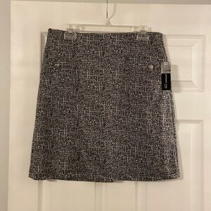 SOHO Skirt black and white design brand new with tag waist 32” elastic see photo